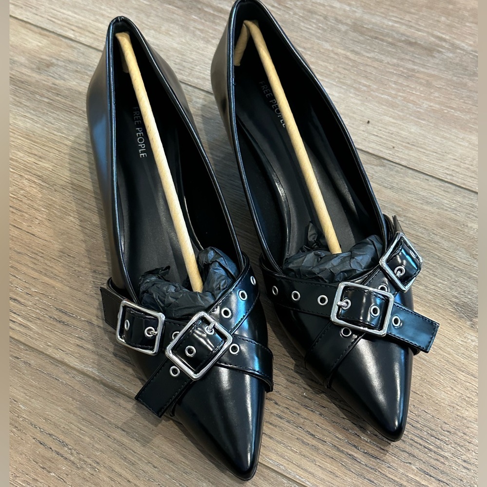 NWT Free People So 90’s Kitten Heels, Black Faux Leather w/ Metal Accents, Sz 9!